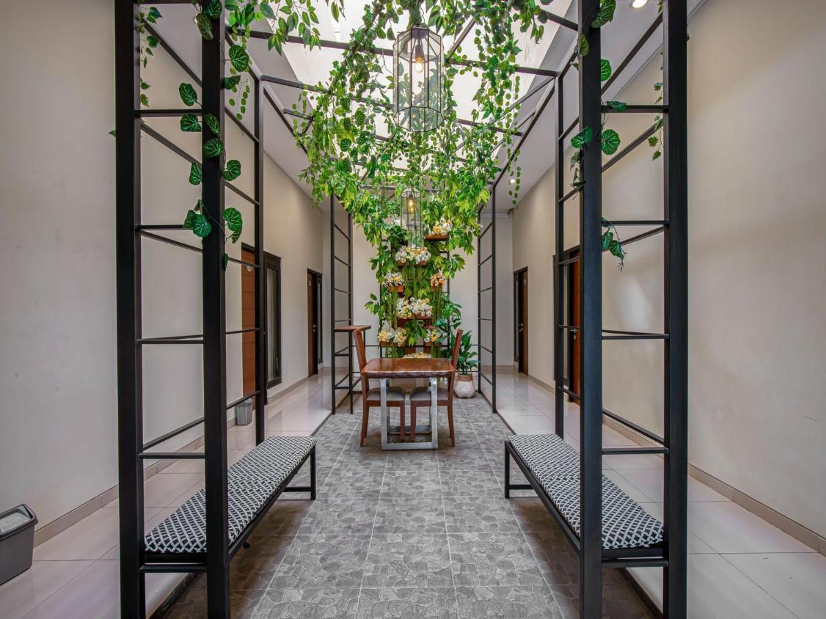 Hotel Casa Ts 16 Malang Esterno foto