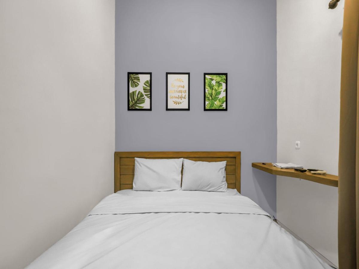 Hotel Casa Ts 16 Malang Esterno foto