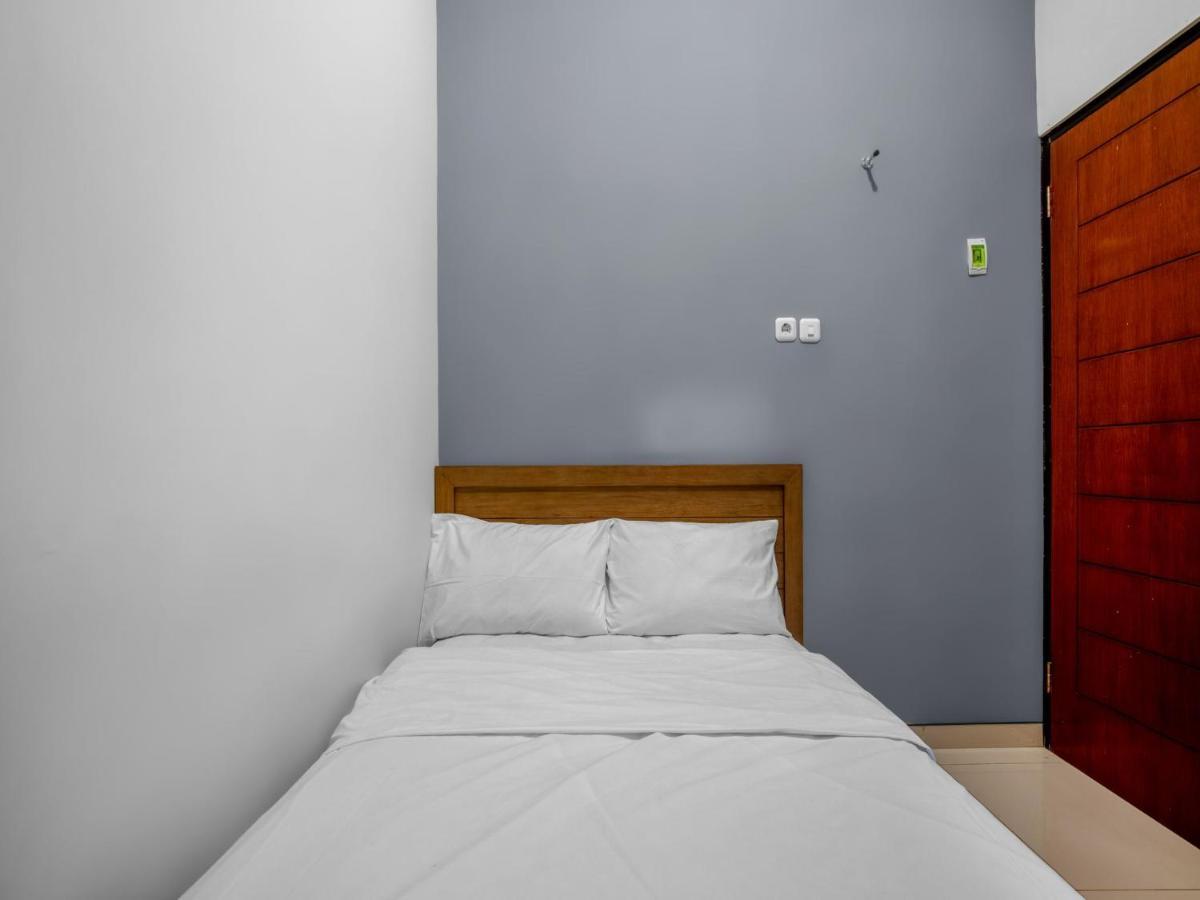 Hotel Casa Ts 16 Malang Esterno foto