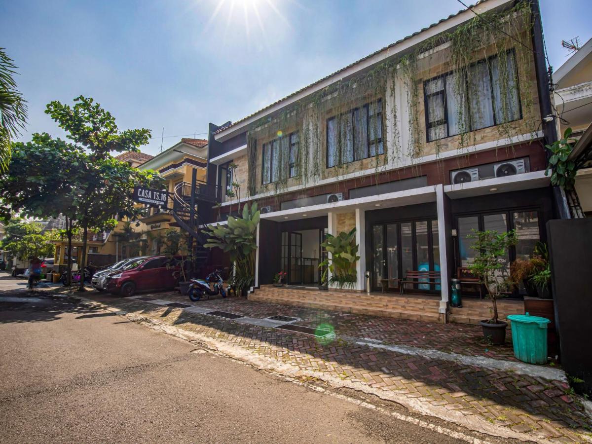 Hotel Casa Ts 16 Malang Esterno foto