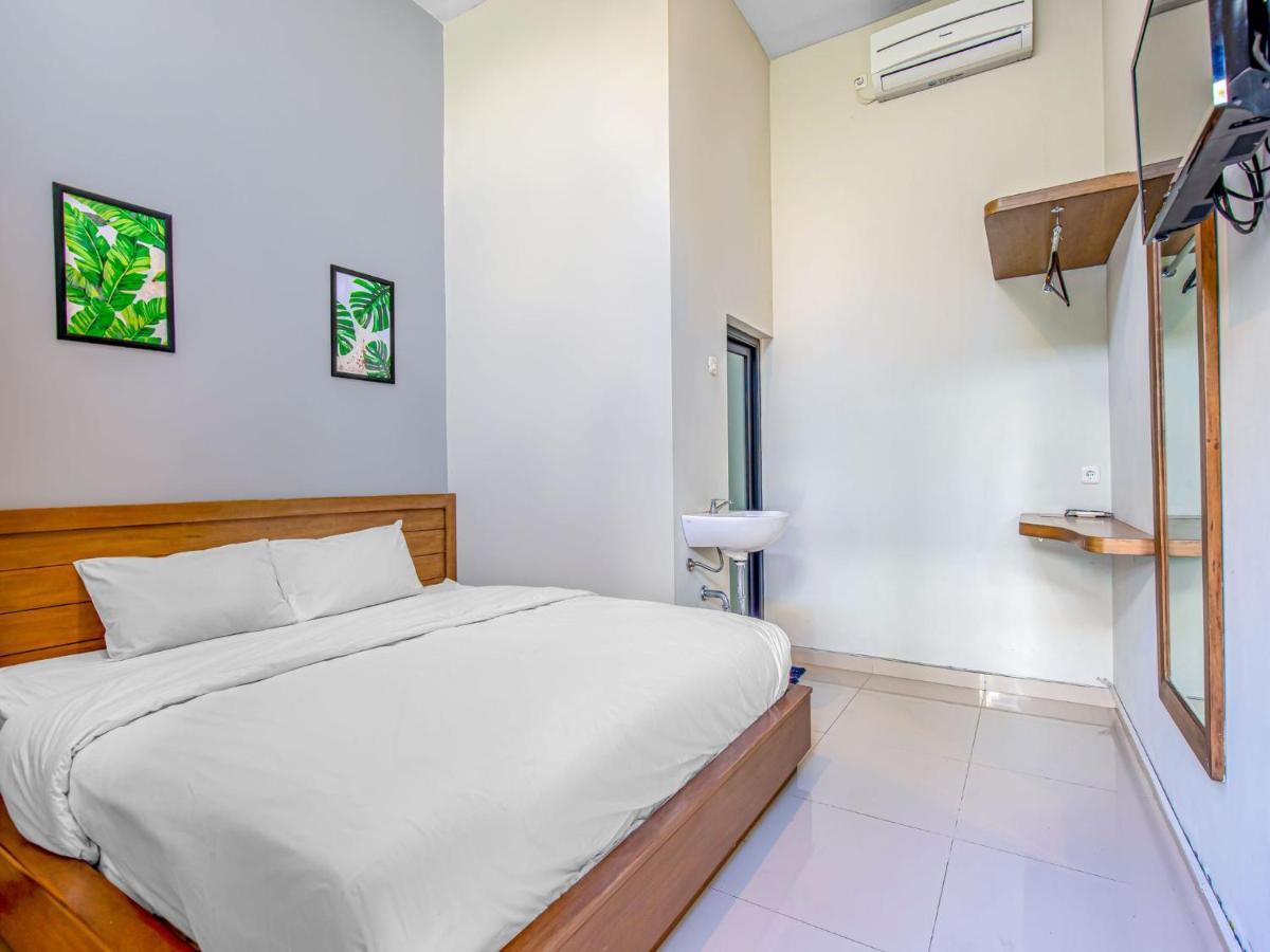 Hotel Casa Ts 16 Malang Esterno foto