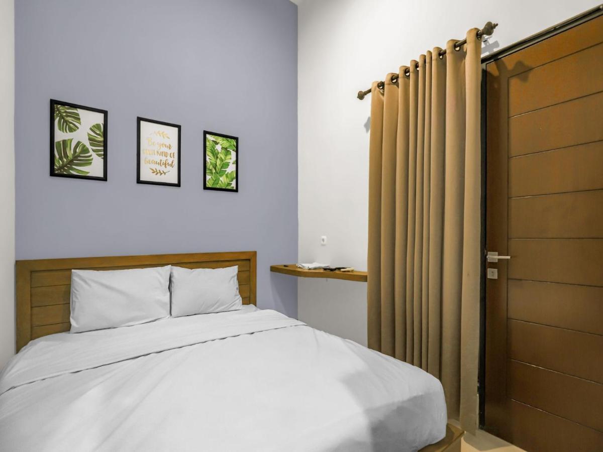 Hotel Casa Ts 16 Malang Esterno foto