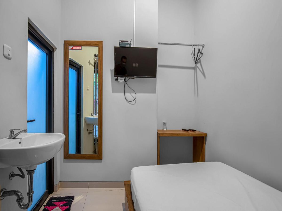 Hotel Casa Ts 16 Malang Esterno foto