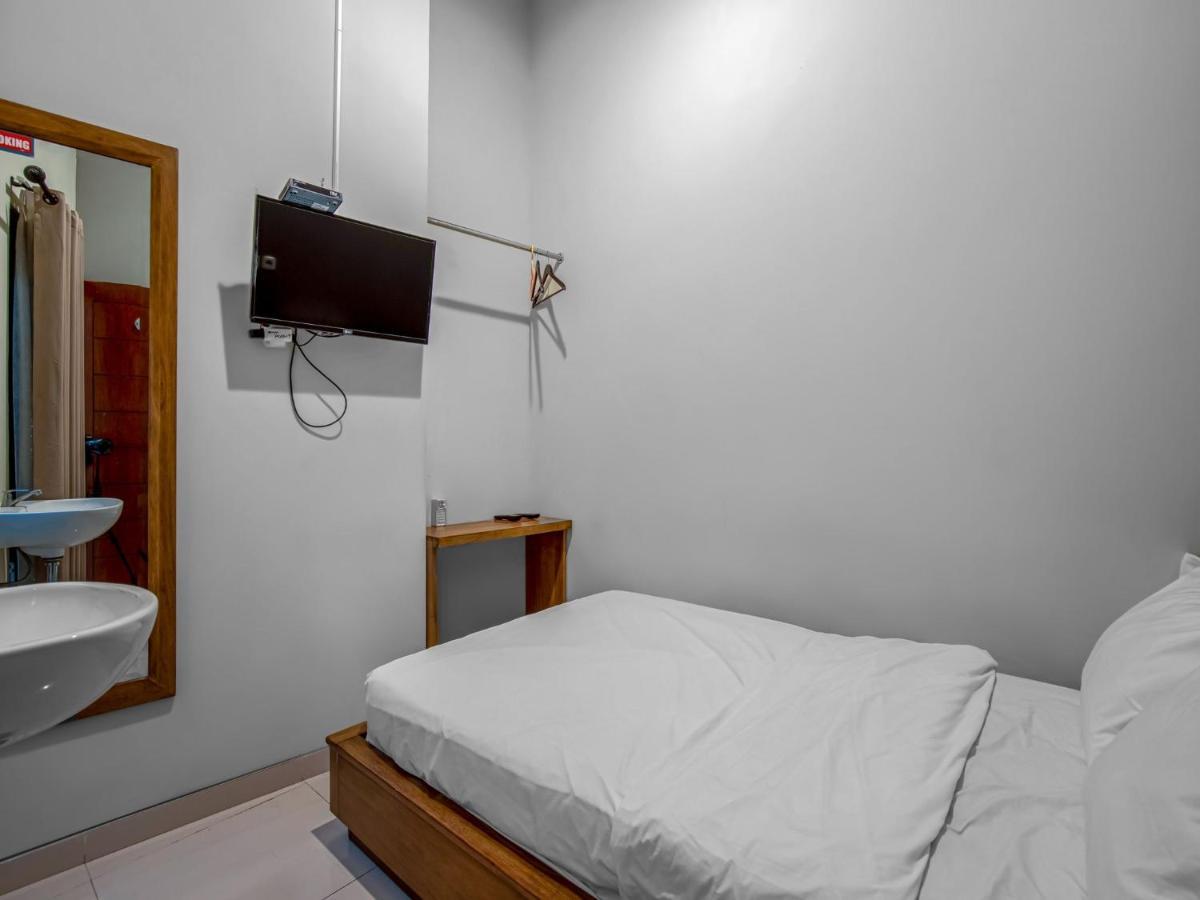 Hotel Casa Ts 16 Malang Esterno foto