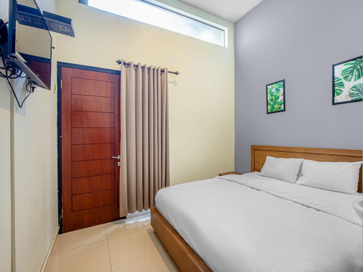Hotel Casa Ts 16 Malang Esterno foto
