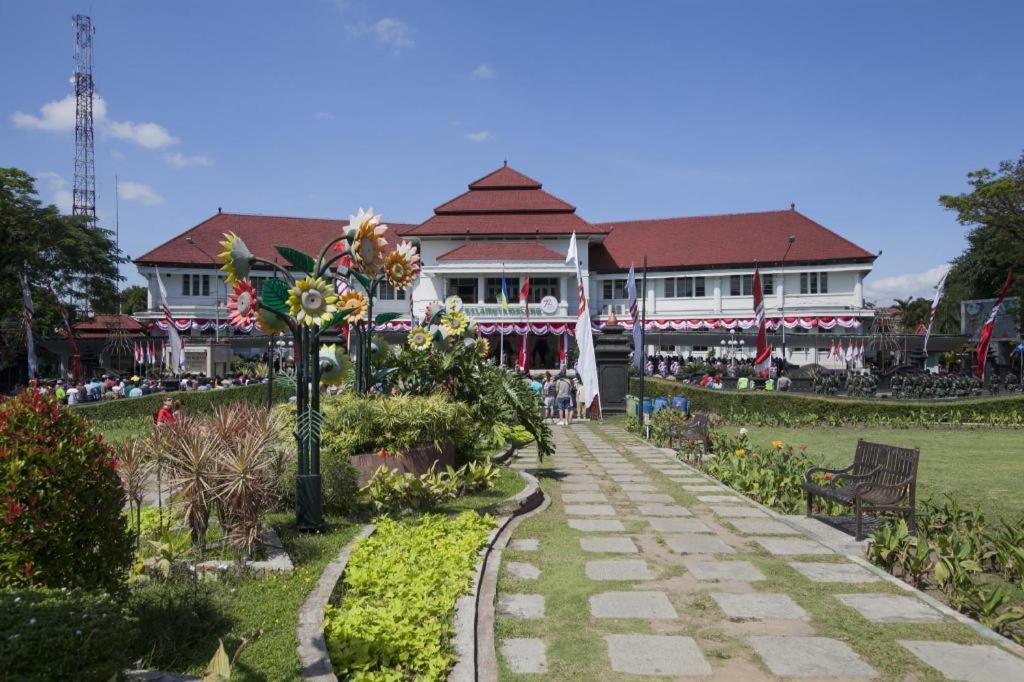 Hotel Casa Ts 16 Malang Esterno foto